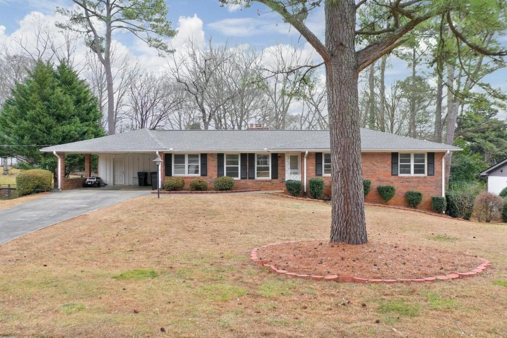 1055 Tuxedo Drive, Roswell